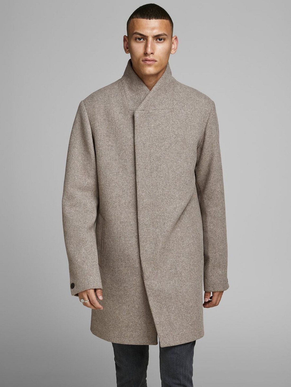 manteau gris col montant