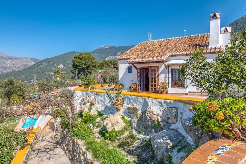 Casa La Zamarra avec Piscine privée Alcaucín au parc Sierra Tejeda en Andalousie en Espagne