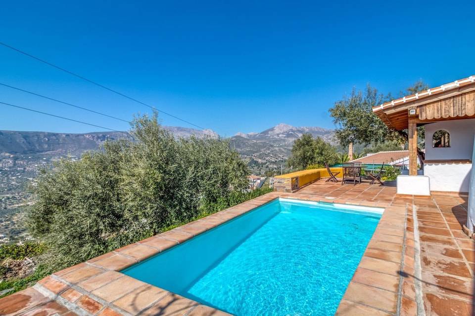 Casa La Zamarra avec Piscine privée Alcaucín au parc Sierra Tejeda en Andalousie en Espagne