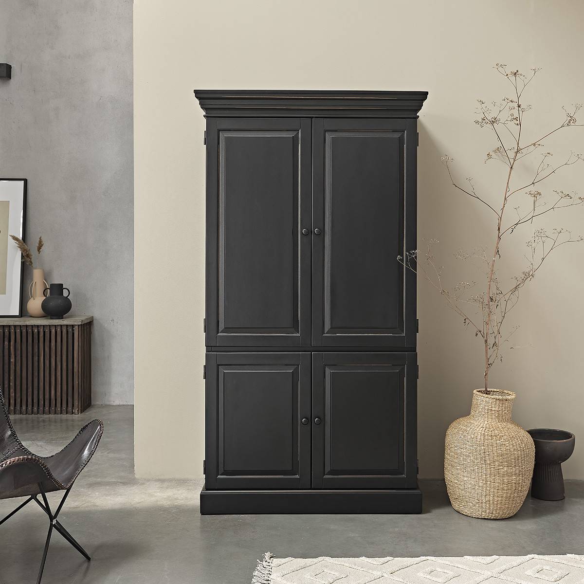 Armoire SOHO en bois d'acajou 190 cm BERAH GETAH : -30% pour le Black Friday