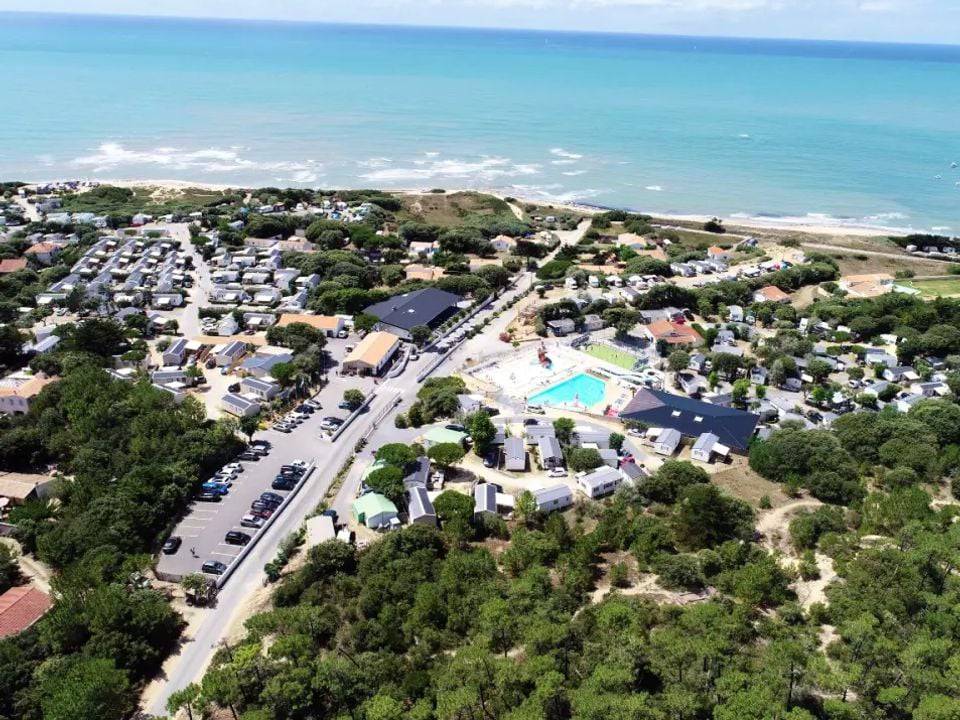 Camping L'Anse des Pins 4* Bord de Mer - Camping Île d'Oléron Leclerc Voyages