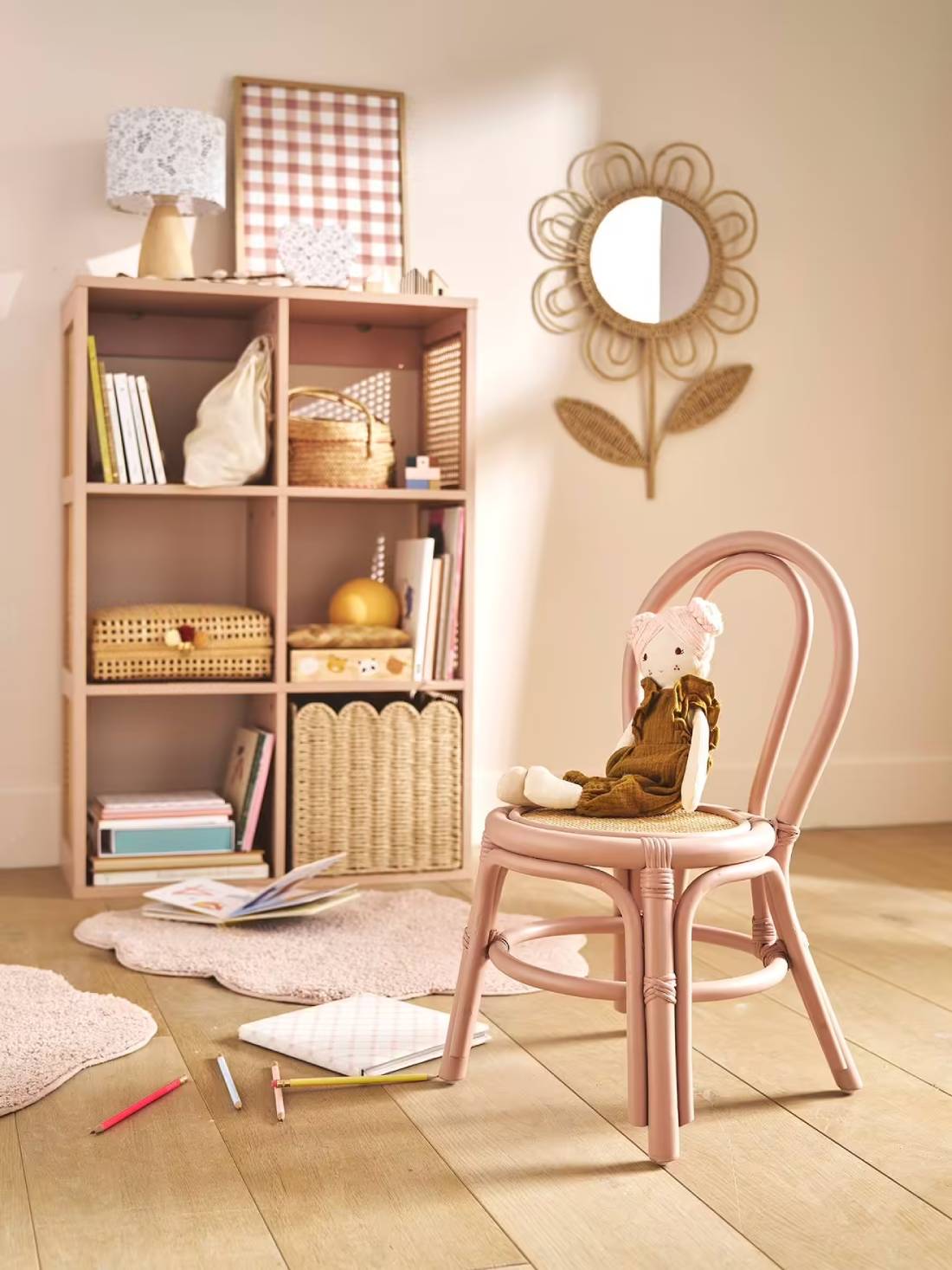 Chaise maternelle LIGNE POÉSIE en rotin rose pas cher : Chaises Enfant Vertbaudet