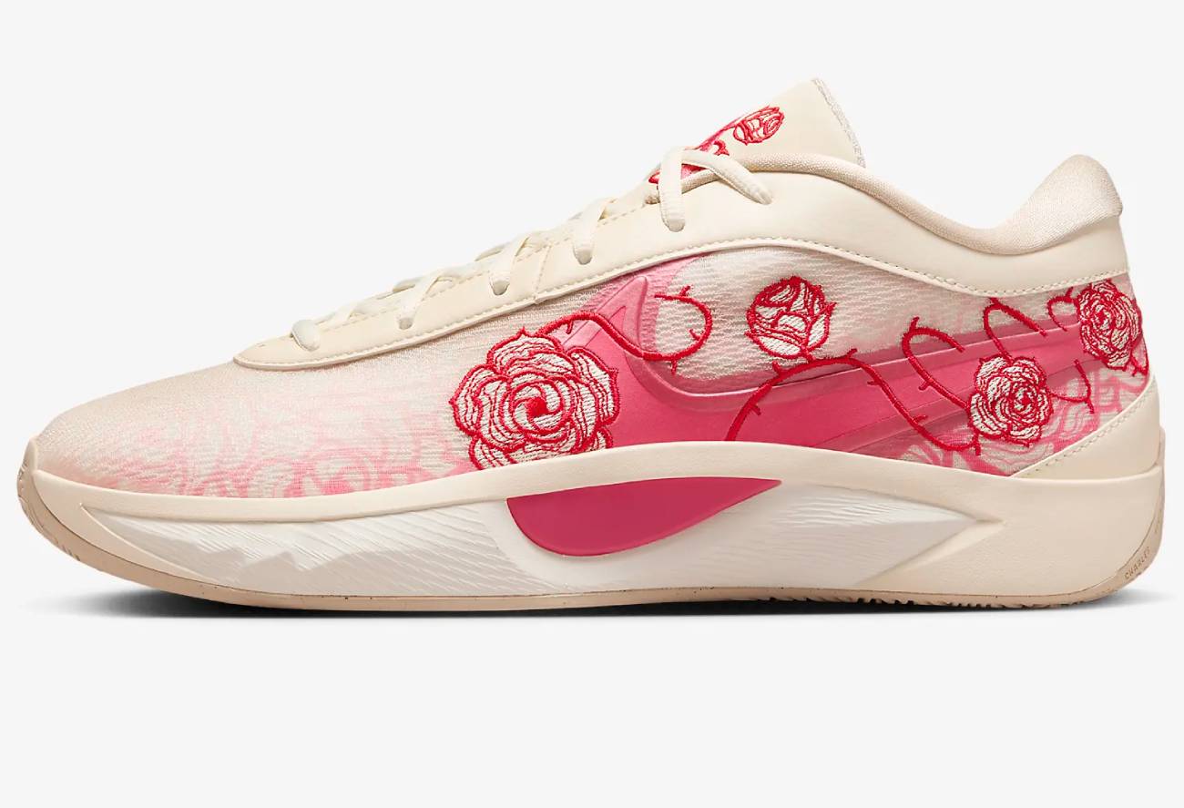 Nike GIANNIS Freak 6 Baskets Basses Lait de coco/Voile/Rouge université/Rose aster - Baskets Femme Nike