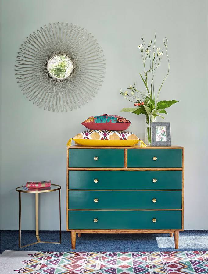 Commode Haute IKAT 5 tiroirs en acacia massif vert - Maisons du Monde