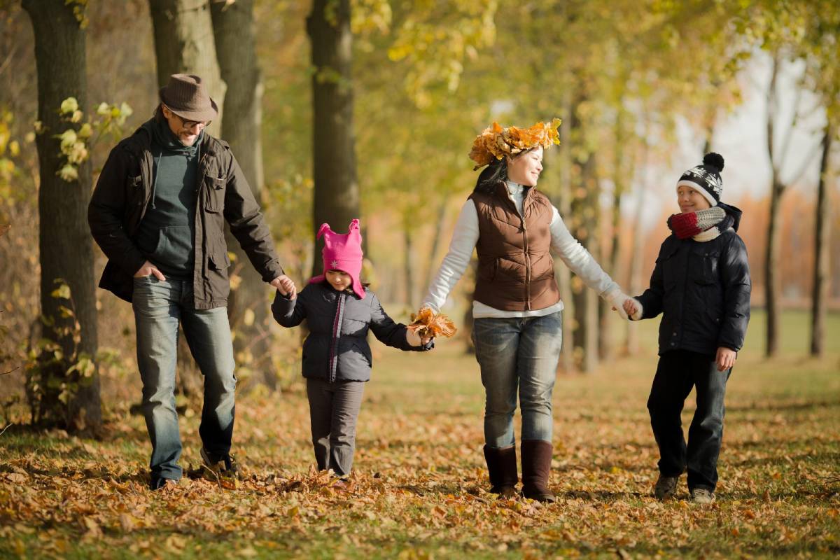 Pourquoi retombons-nous en enfance lorsque nous rendons visite à notre famille ?