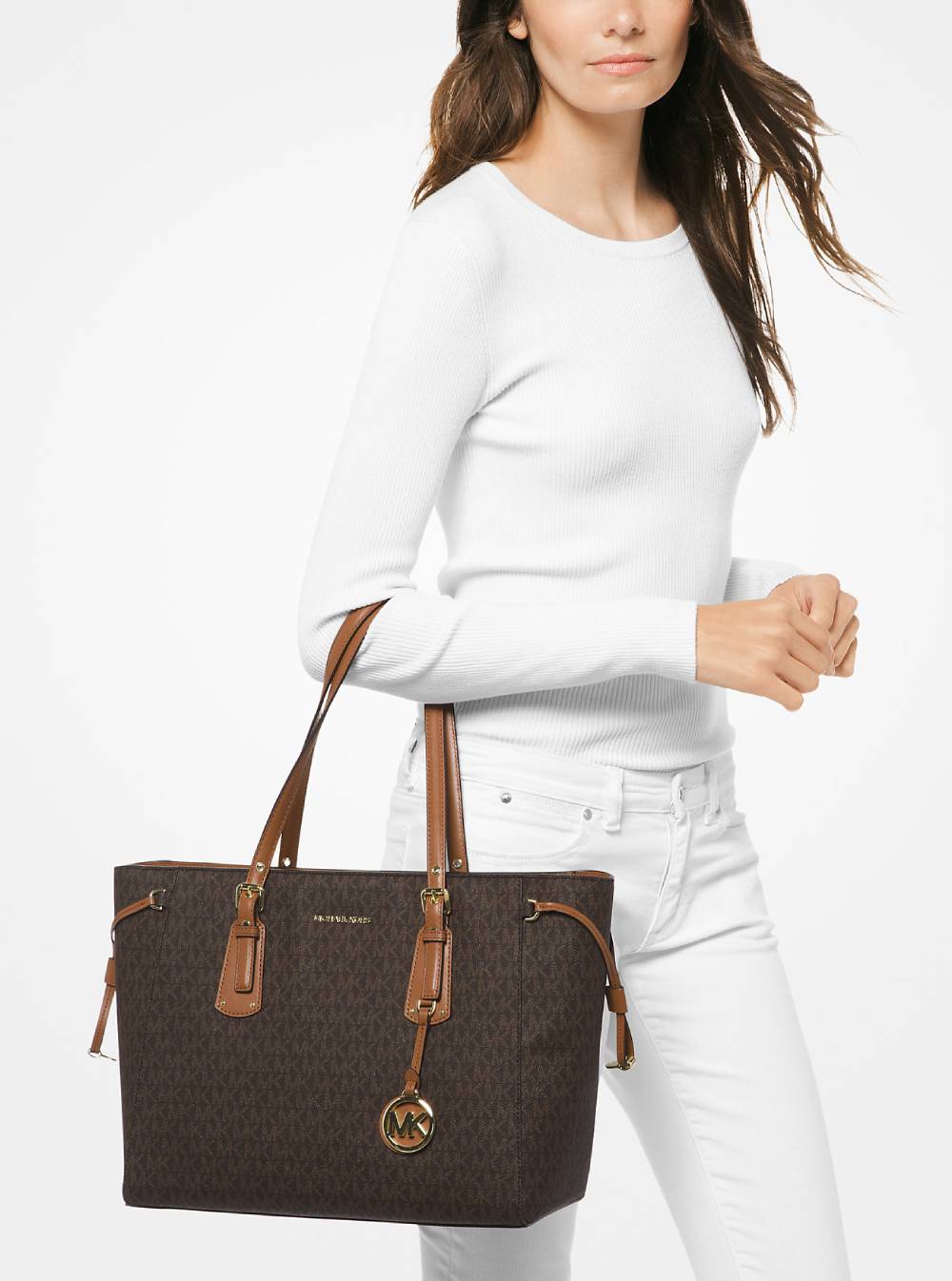 MICHAEL Michael Kors Sac à main Voyager de taille moyenne marron