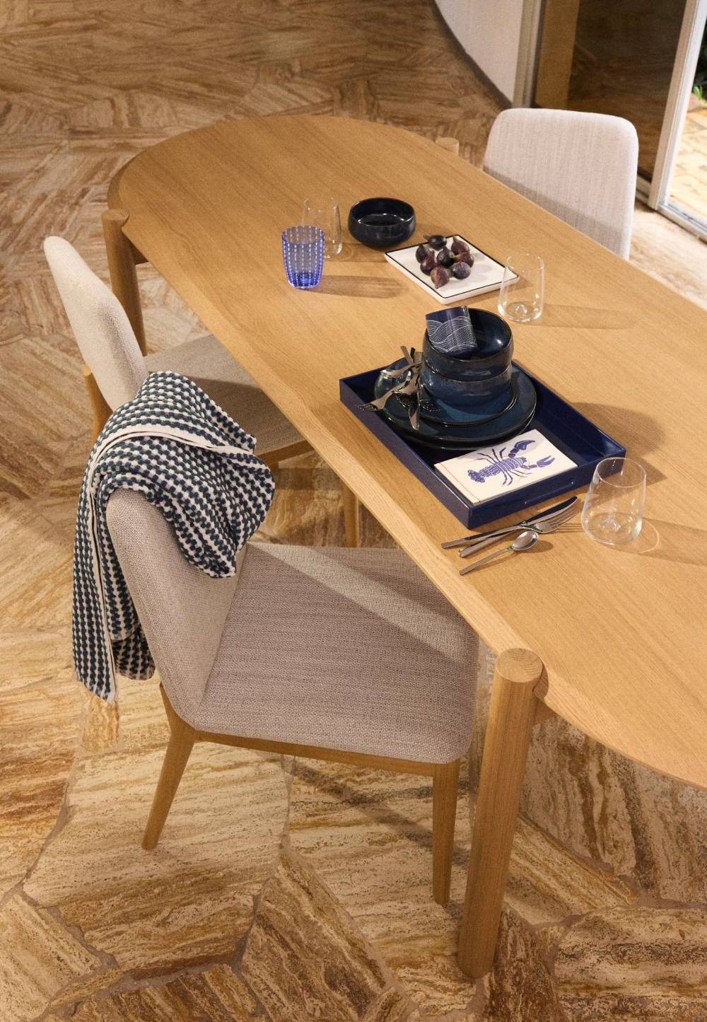 Table à manger ovale POLARI 8/10 personnes de Maisons du Monde