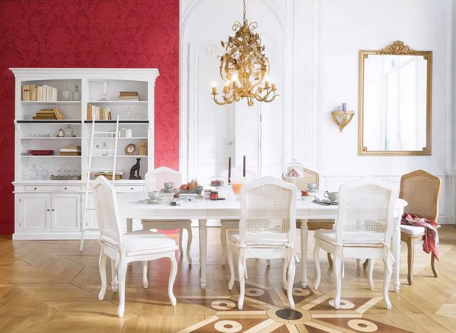 Table à manger ronde extensible LOUIS 4 à 14 personnes en bouleau blanc de Maisons du Monde