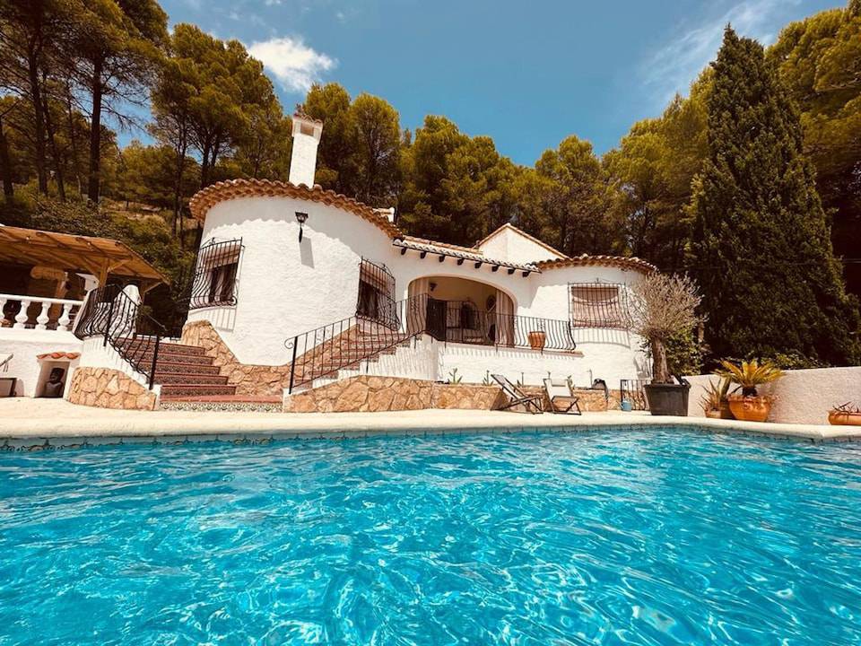 Villa VISTA avec Piscine privée et jardin à Alcalali sur la Costa Blanca en Espagne