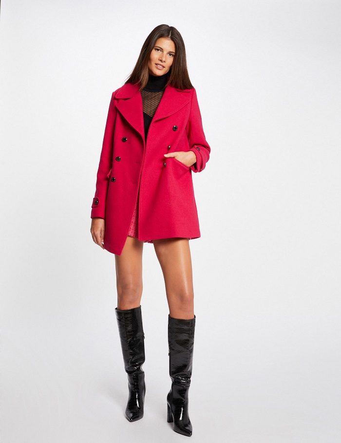manteau droit rouge