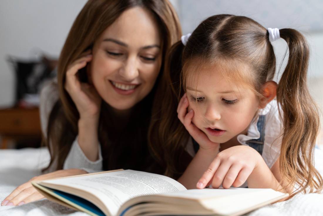 Apprentissage de la lecture : un programme par SMS pour soutenir les parents d’élèves de CP