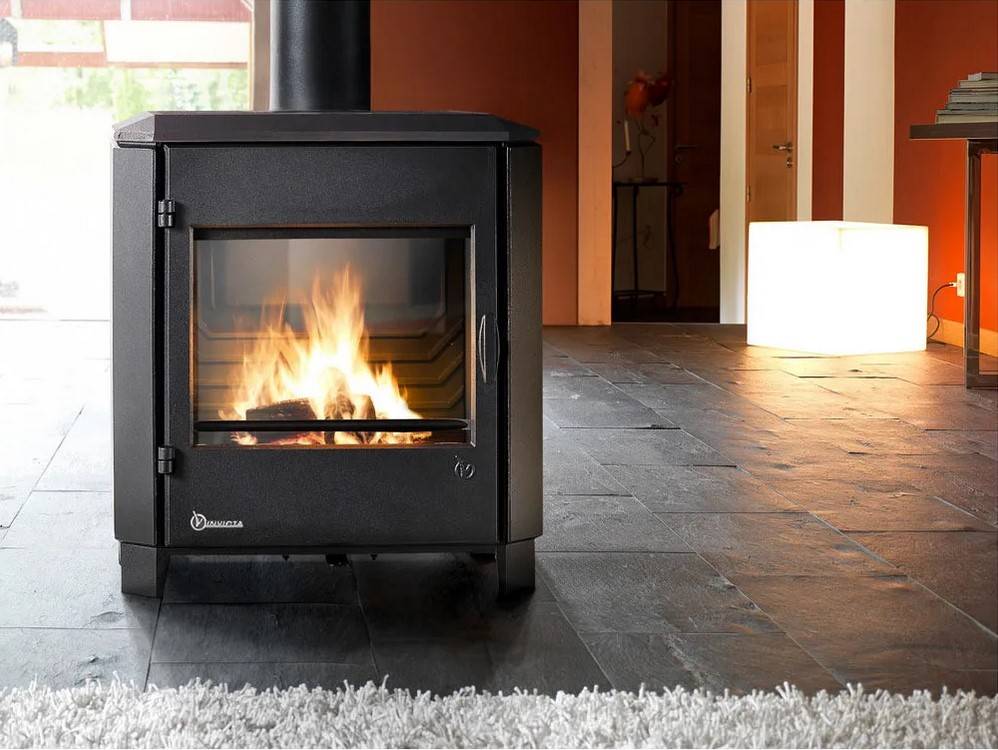 Poêle à bois CAROLO 8 kW | Chauffe 40-100m² | Fonte | Invicta