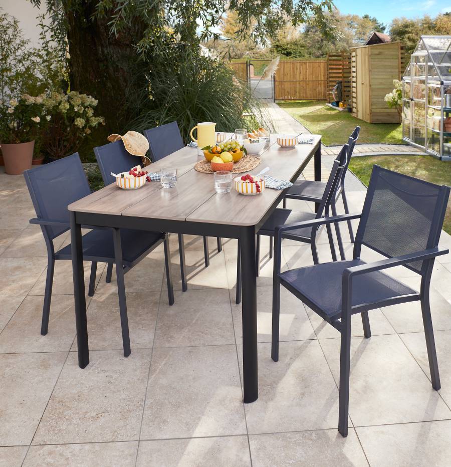 Table de jardin THILIA GoodHome 8 places en Duraboard® et aluminium coloris noir - Castorama