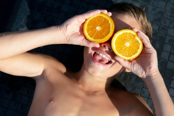 Apports en vitamine D par le soleil, les aliments et la supplémentation : mythes et réalités 