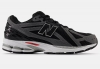 NEW BALANCE 1906R Baskets Basses Black avec Team Red et Castlerock - Baskets Homme New Balance